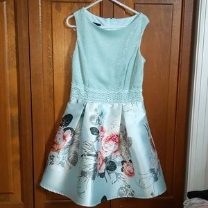 Girls size 7 dress mint